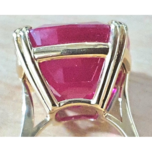 122 - Unique, exact copy of the world famous ESTRELLA DE FURA 18ct Gold Ruby ring sold at Sotheby's auctio... 