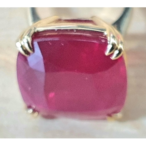 122 - Unique, exact copy of the world famous ESTRELLA DE FURA 18ct Gold Ruby ring sold at Sotheby's auctio... 