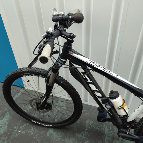 371 - Scott Aspect 940 mountain bike