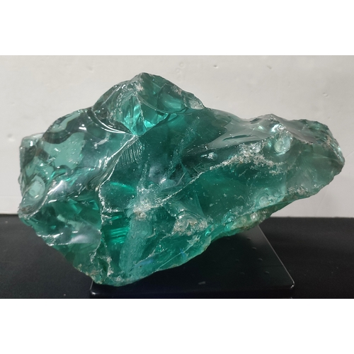 220A - One large shard of glass - believed to be Andara

20.7 kg