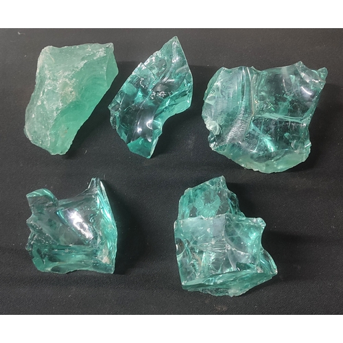 220C - Five smaller shards of glass - believed to be Andara

8.29 kg