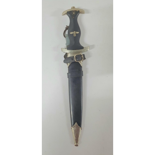 39 - 1935 Belin made, personalized SS Dagger with scabbard and metal belt hanger. The roundel is silvered... 