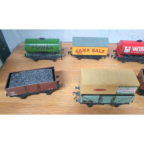 74 - Collection of HO/OO gauge wagons and trucks model railway (Qty)

Tub not included