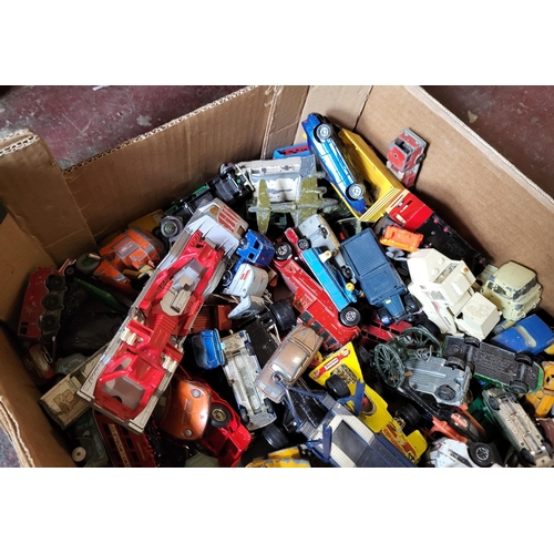 121 - Collection of various used die-cast cars etc (Qty)