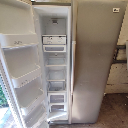 445 - LG American-style refrigerator