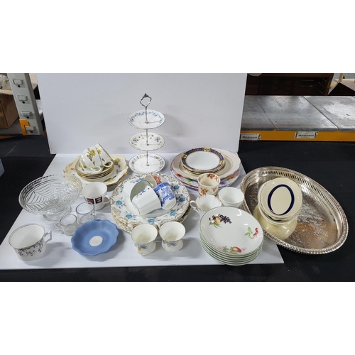 94 - Qty of various ceramics including cake stand, plates etc