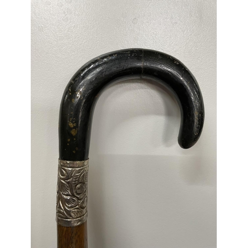 159 - Victorian walking stick with wide silver collar and horn handle