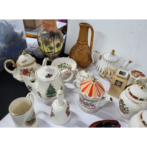 216 - Large collection of mainly Sadler ceramics including teapots, vases etc (Qty)