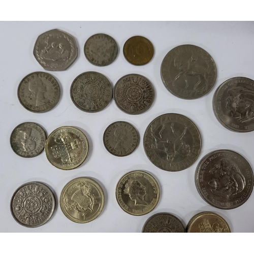 217 - Small quantity of various GB coins including some crown coins as well as a 1940s Mazawattee dictiona... 