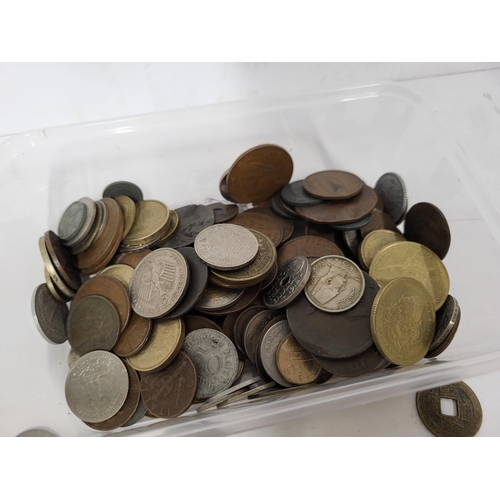 270 - Small quantity of various world coins (Qty)