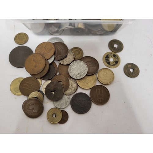 270 - Small quantity of various world coins (Qty)