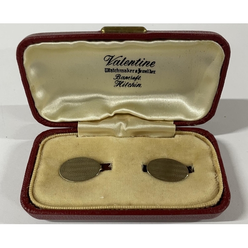 34 - Pair of 9 carat gold hallmarked cufflinks weighing 4.5g