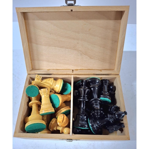 225 - Mid/late 20th century Carved wooden chess set in wooden box container