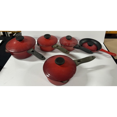 260 - Red Le Creuset pan set (5)