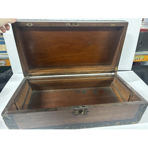 289 - Large wooden inlaid box