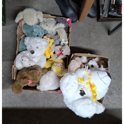 52 - Two boxes of teddy bears including many older examples (Qty)