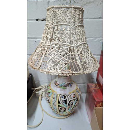 100 - Vintage Deruta of Italy ornate ceramic table lamp with original shade