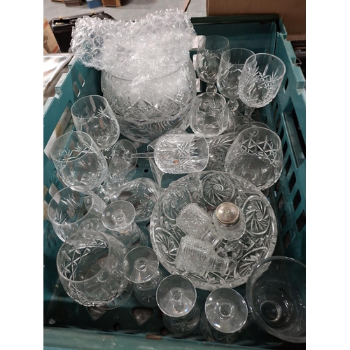 316 - Quantity of Glassware