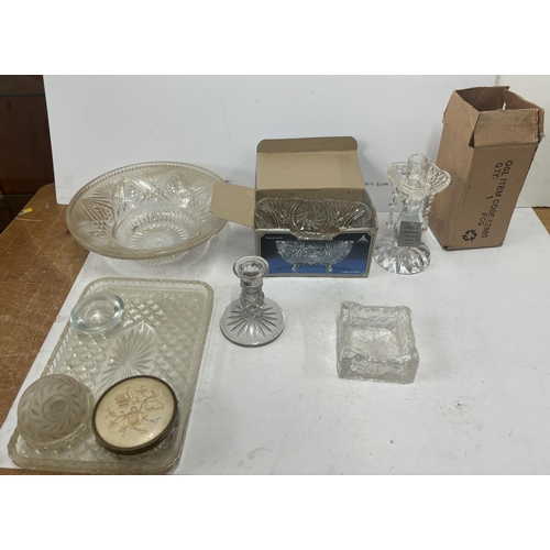 318 - Glassware including boxed Gisela Graham