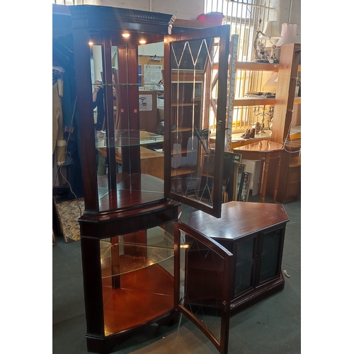 320 - An illuminating glazed corner cabinet with glass inner shelves and a matching corner unit (2)