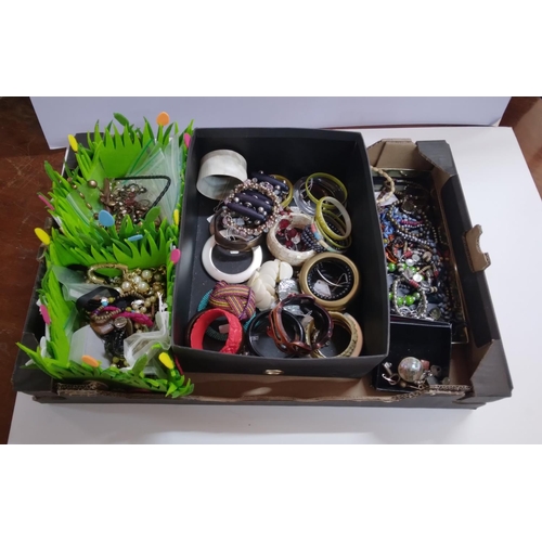 75 - Large box of costume jewellery mainly bangles etc (Qty)