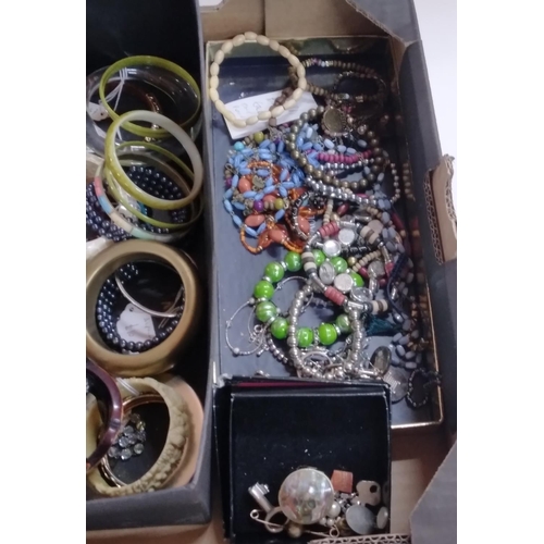 75 - Large box of costume jewellery mainly bangles etc (Qty)