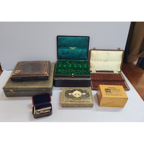 134 - Large collection of various old jewellery and trinket boxes (Qty)