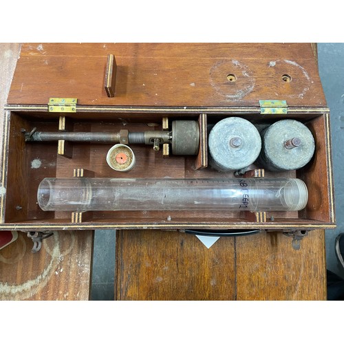 346 - Three items including a vintage radio, projector and a cased measuring device (3)