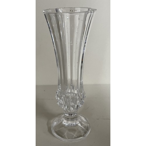 377 - Collection of various tall glass vases (Qty)