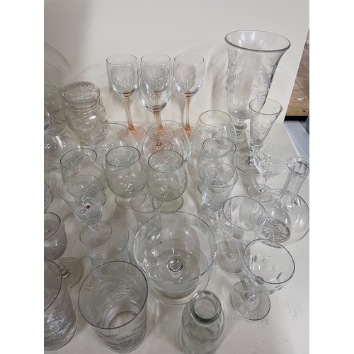 381 - Large quantity of glassware(Qty)