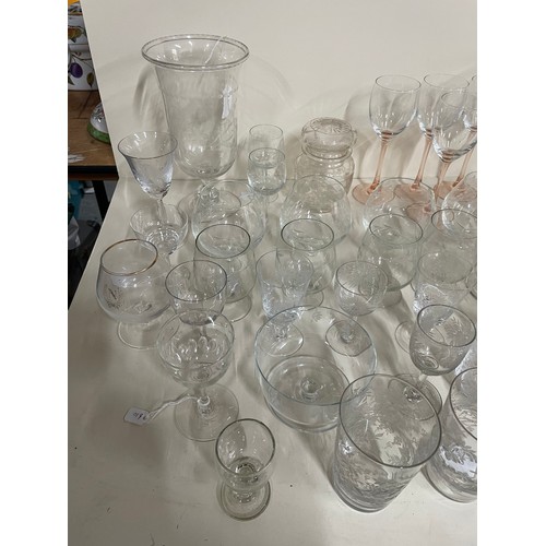 381 - Large quantity of glassware(Qty)