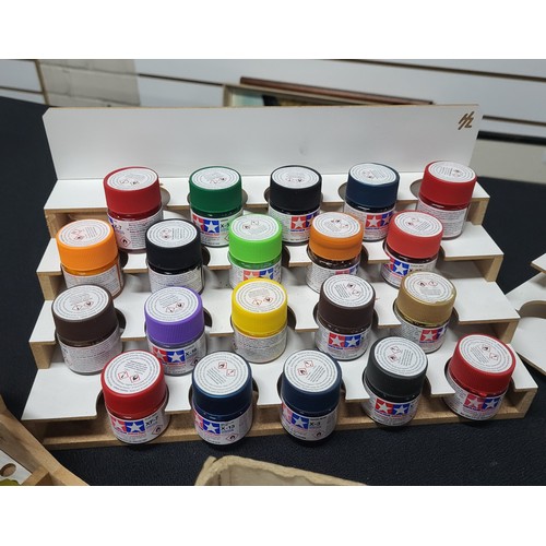 81 - Large collection of acryllic paints (Qty)