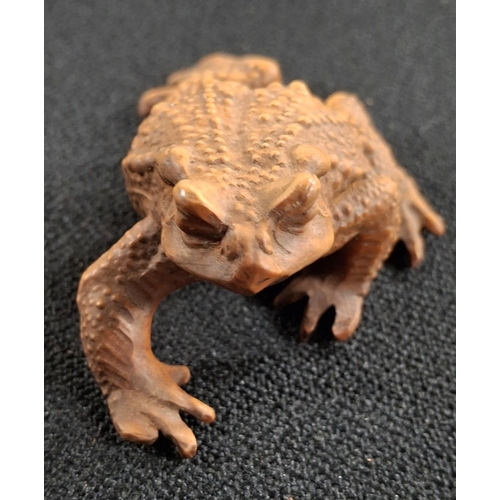 159 - Old carved wooden Toad,

8 cm long