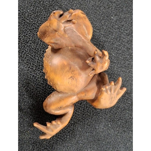 159 - Old carved wooden Toad,

8 cm long