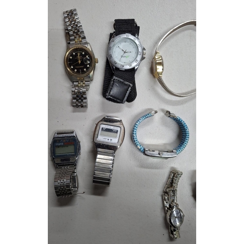 216 - Large quantity of gents and ladies wrist watches (Qty)