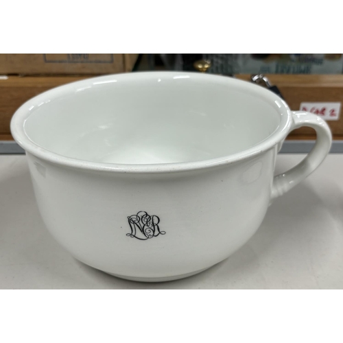 321 - Northern Railway, Minton Chamberpot