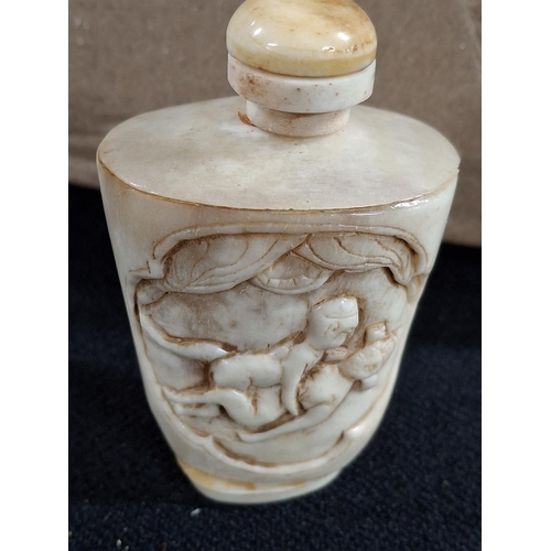 332 - Japanese Netzuke bone carved snuff box (a/f)