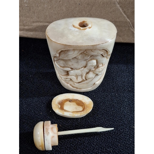 332 - Japanese Netzuke bone carved snuff box (a/f)