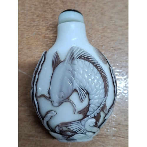 361 - Fine quality ceramic Oriental snuff bottle with finely applied fish decoration, appears to eb signed... 