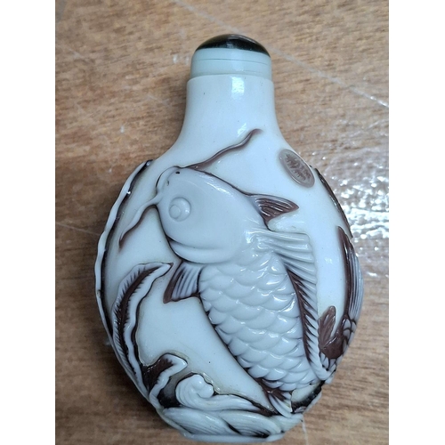 361 - Fine quality ceramic Oriental snuff bottle with finely applied fish decoration, appears to eb signed... 