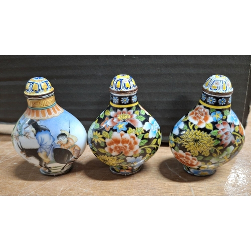 365 - Three Japanese decorated ceramic snuff bottles (3)