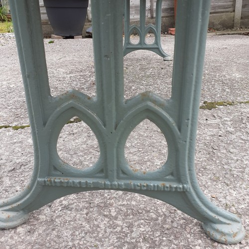 386 - Green cast iron Whittakers Brothers of Accrington Bench

Collection from Vendors addrsss in Accringt... 