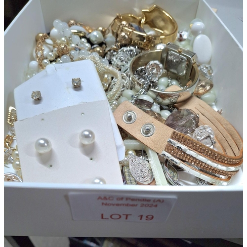 19 - Box of various boxed costume jewellery (Qty)