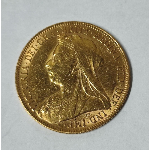 174 - Queen Victoria 1899 veil head full sovereign