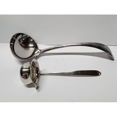 4 - Silver plated ladle and a 1925 Sheffield silver cream ladle (2)

Silver weight - 25 grams