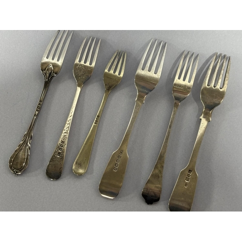 21 - 5 hallmarked antique silver forks with 1 other (6) 

195 grams