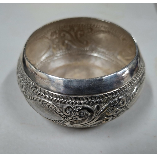 38 - Unmarked antique continental silver small sugar bowl,

approx 39 grams