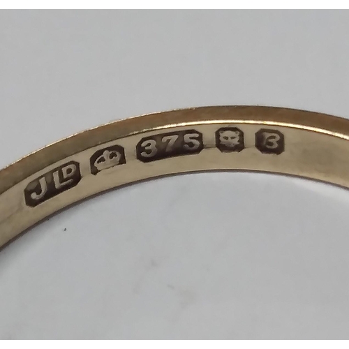 40 - Hallmarked 9ct yellow gold half eternity ring inset with 7 small round cut diamonds,

1.5 grams     ... 