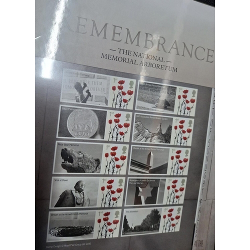 357 - GB 2010 Remembrance Smiler sheet containing 10 1st class MNH