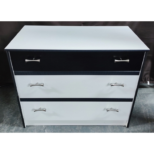 567 - Modern chest of drawers